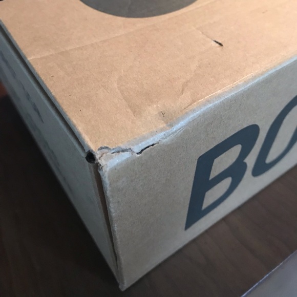 PICTURES CONT. YEEZY BOOST - Picture 1 of 4
